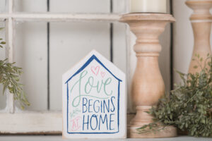 House shaped decor accent sign