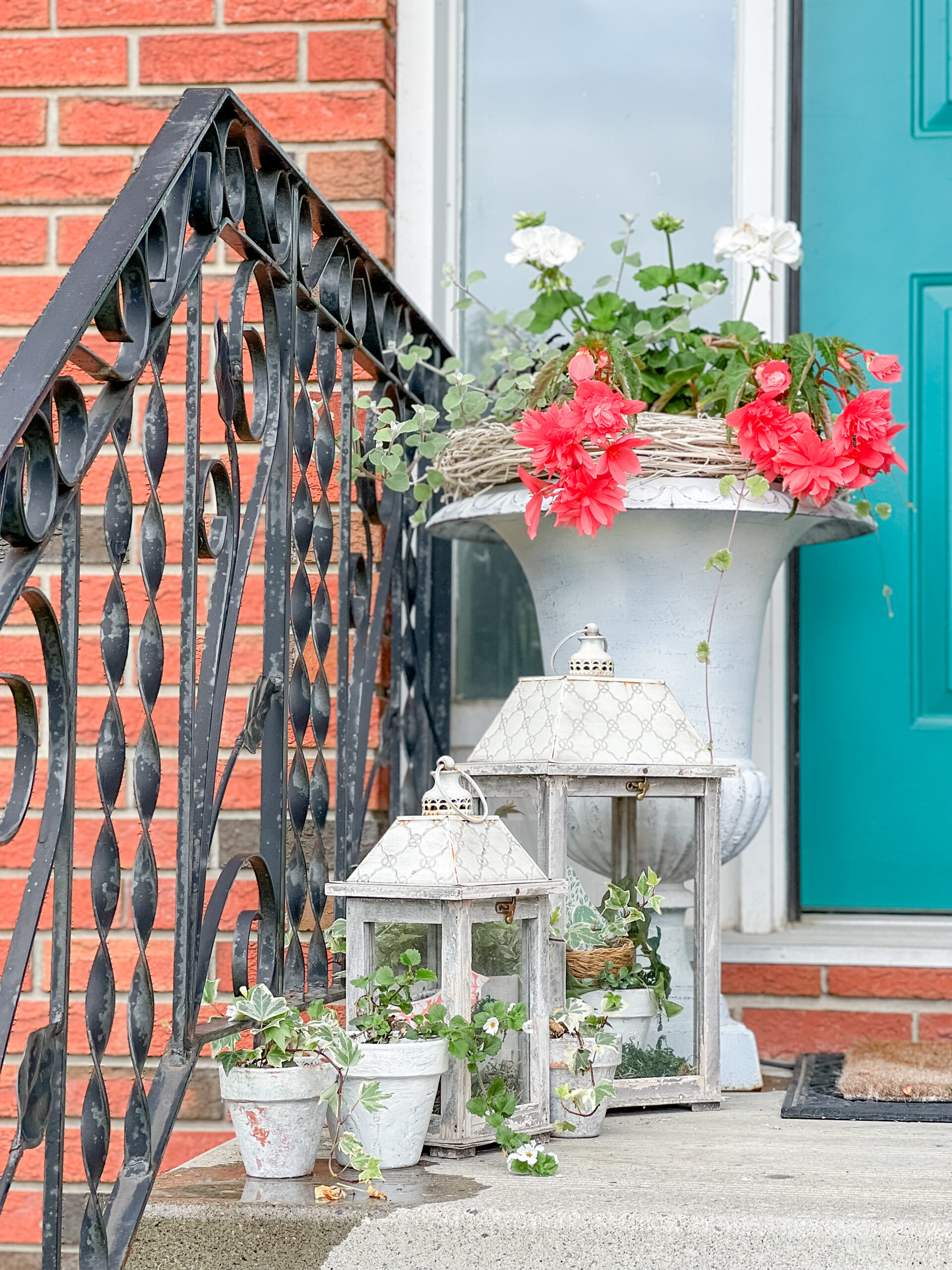 Using DIY terra-cotta pots on my front step