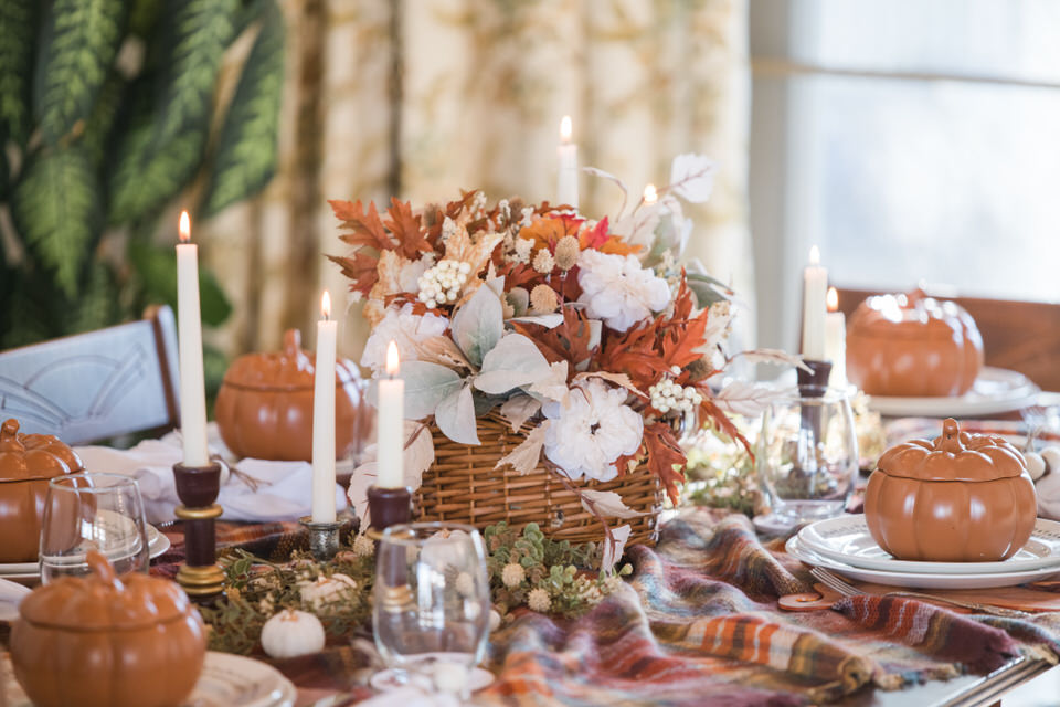 autumn dining room center piece