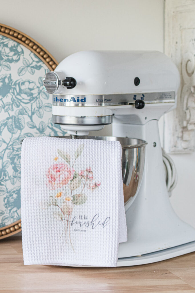 Tea towel styling on a Kitchen Aid mixer 