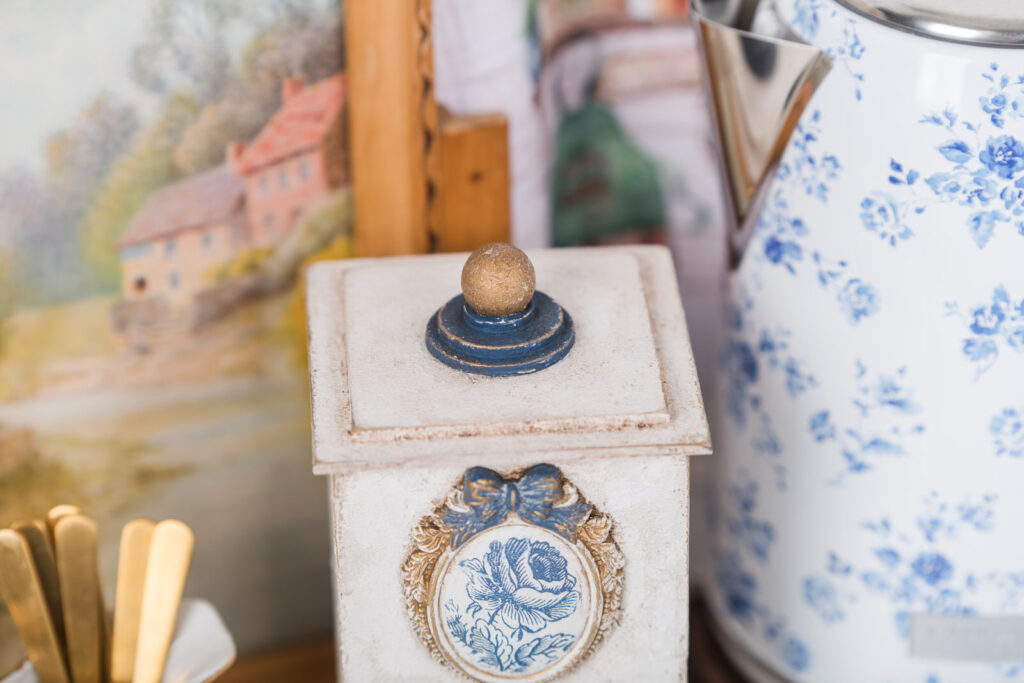 tea box DIY with an IOD mold & paint inlay