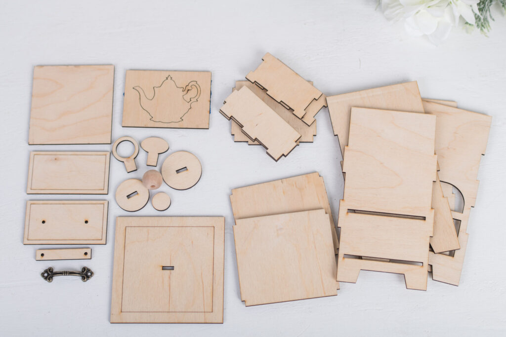 how to make a vintage tea box from a kit