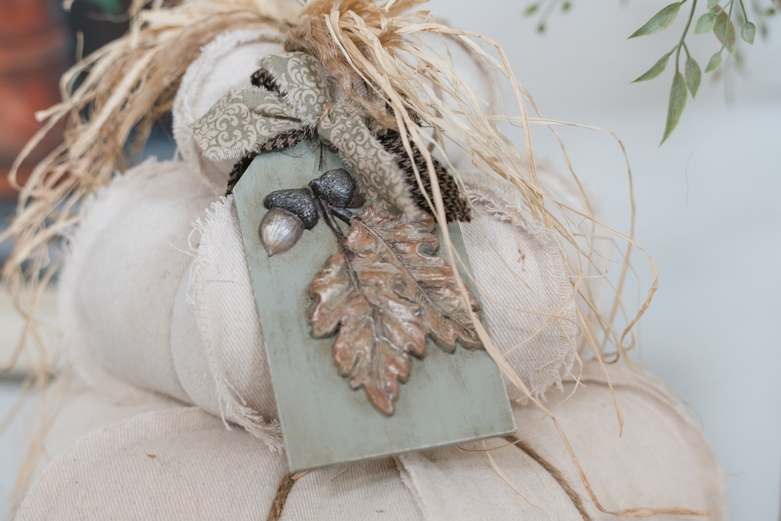 Fall acorn and leaves tutorial using IOD mould and resin