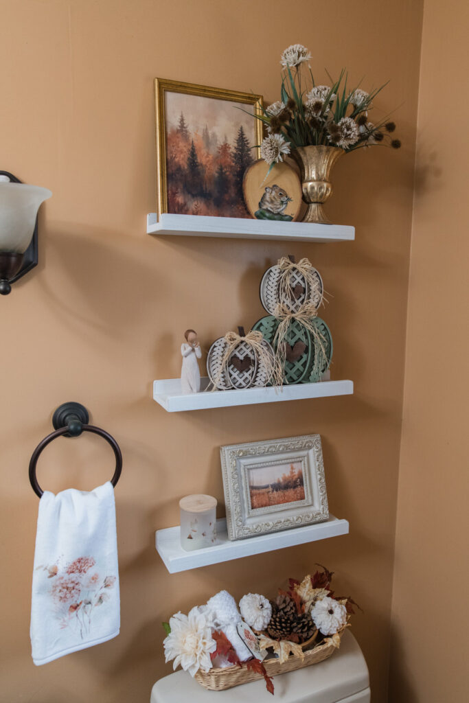 Styled shelves in the bathroom for fall