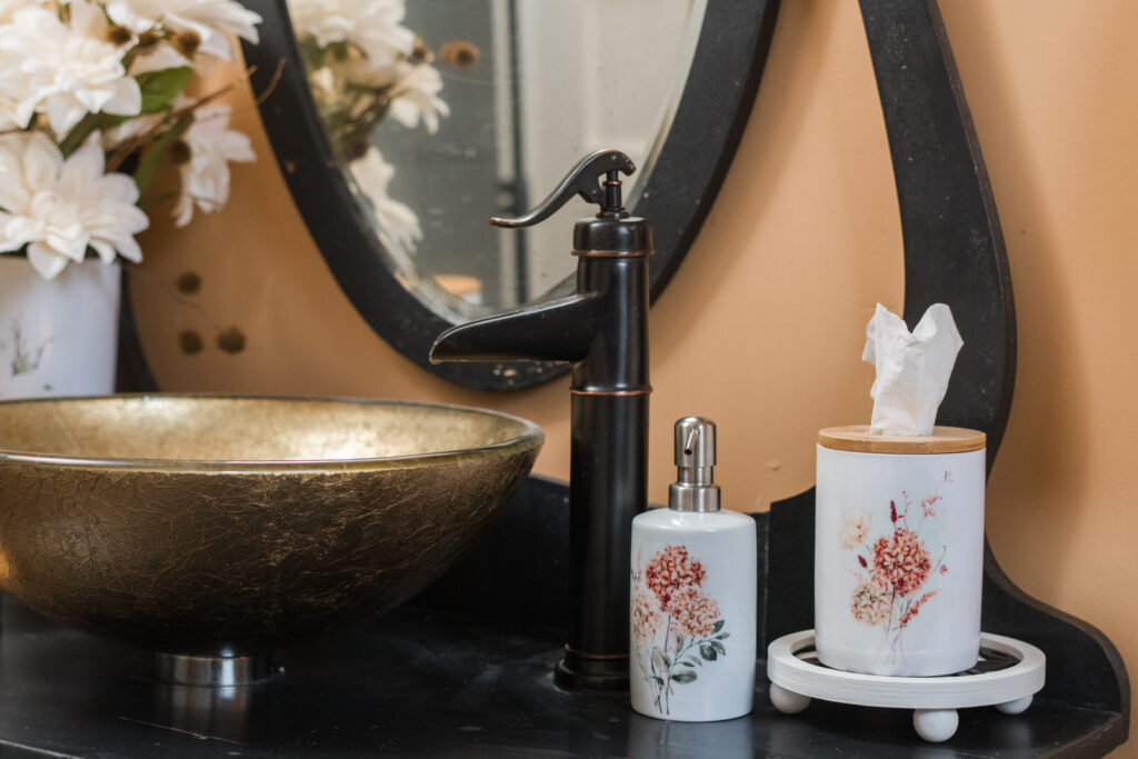Spicy Floral Soap & Kleenex holder in a bathroom