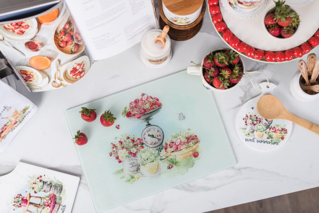 10 charming ways to use the Strawberry Patch Collection into your home