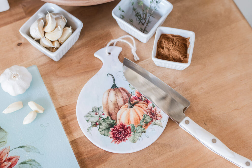 Ceramic spoon rest with autumn watercolor design at a baking nook