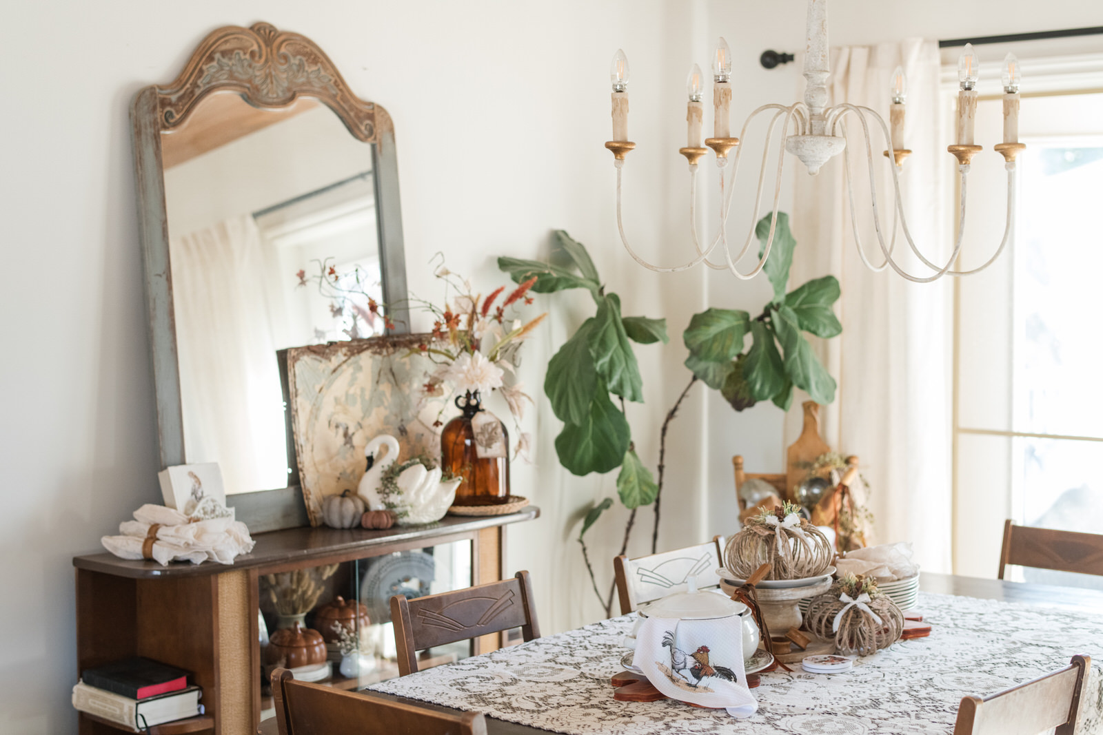 fall dining for styled for Thanksgiving