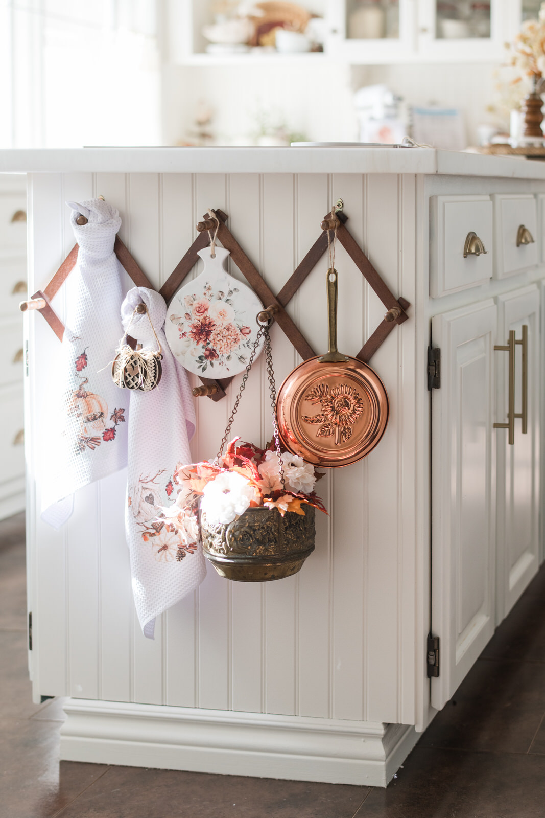 10 ways to style your tea towels for fall in your kitchen