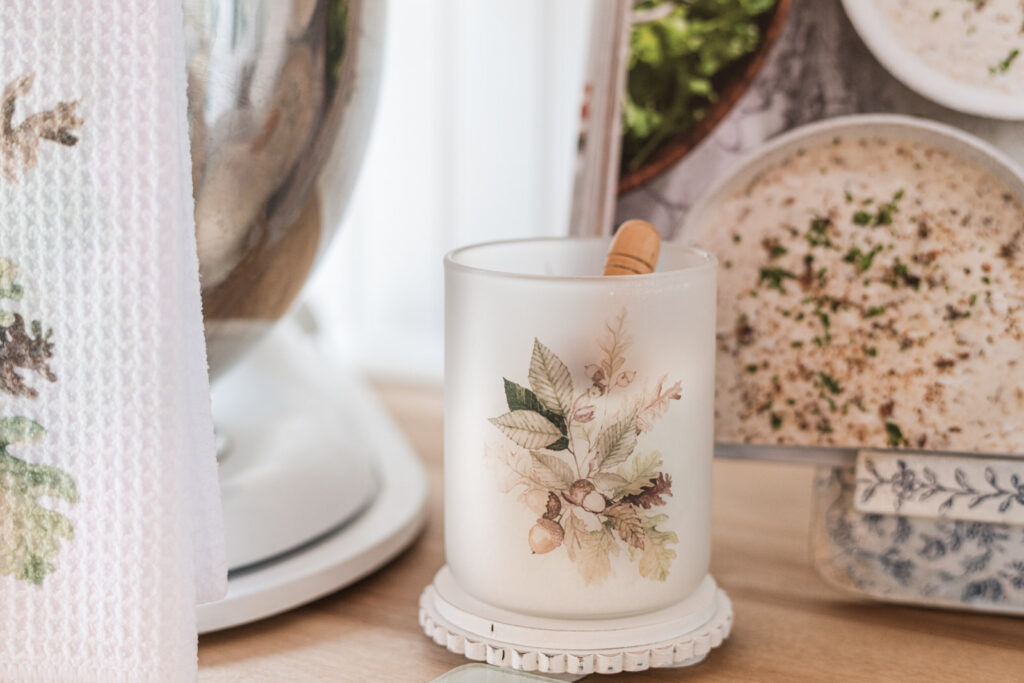 Extra small, frosted Woodland jar for baking soda 