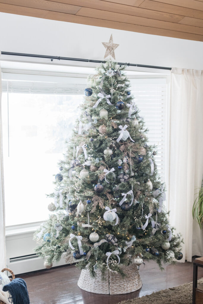 blue, white and gold Christmas tree