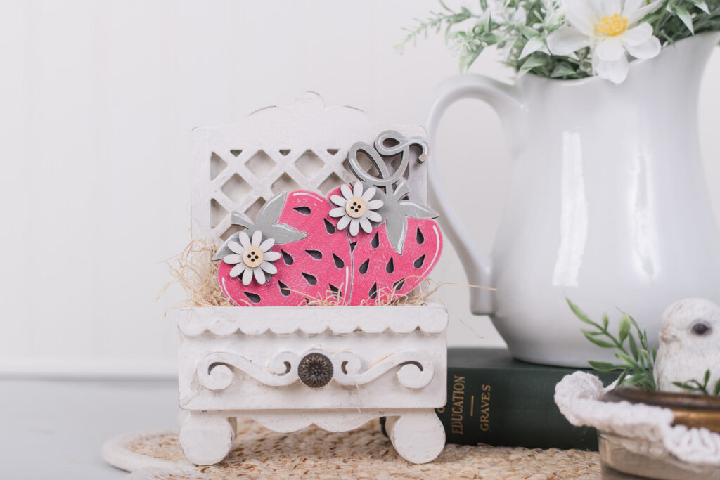 Cottage drawer with strawberry interchangeable